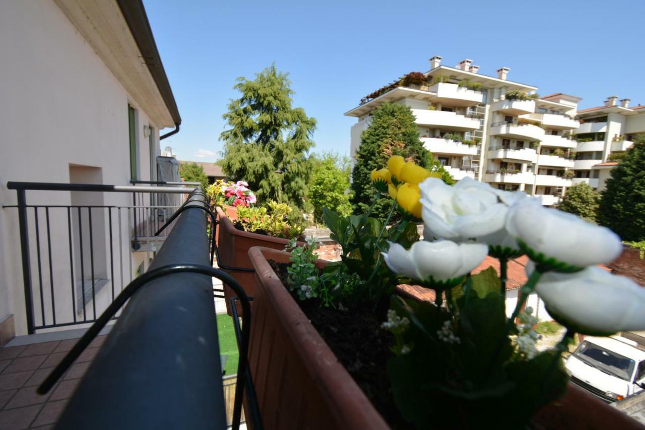 Casa Vacanze Chez La Reine - Holiday Home Vicenza Exteriör bild